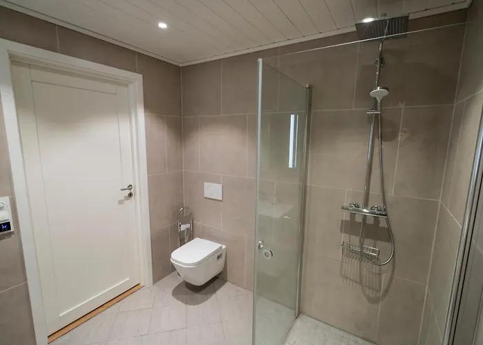 Daire Skaimsberg Aurland